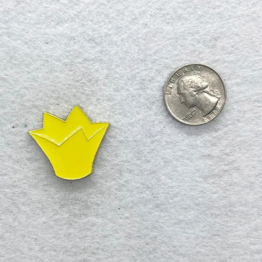 🔮 5/$25 Disney Alice‎ in Wonderland Queen of Hearts Crown Pin